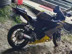 YAMAHA R15 V3